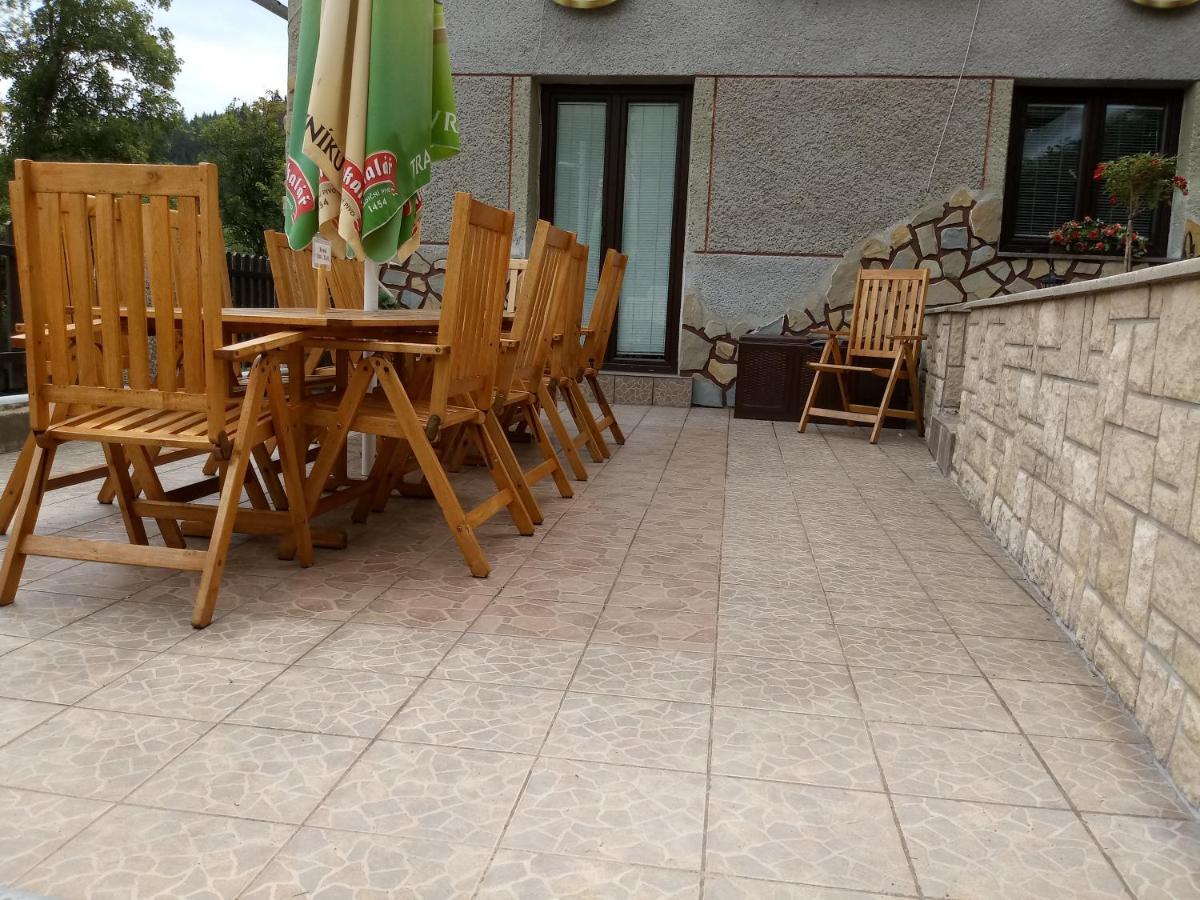 Penzion Apartmany Becov Bečov nad Teplou Extérieur photo