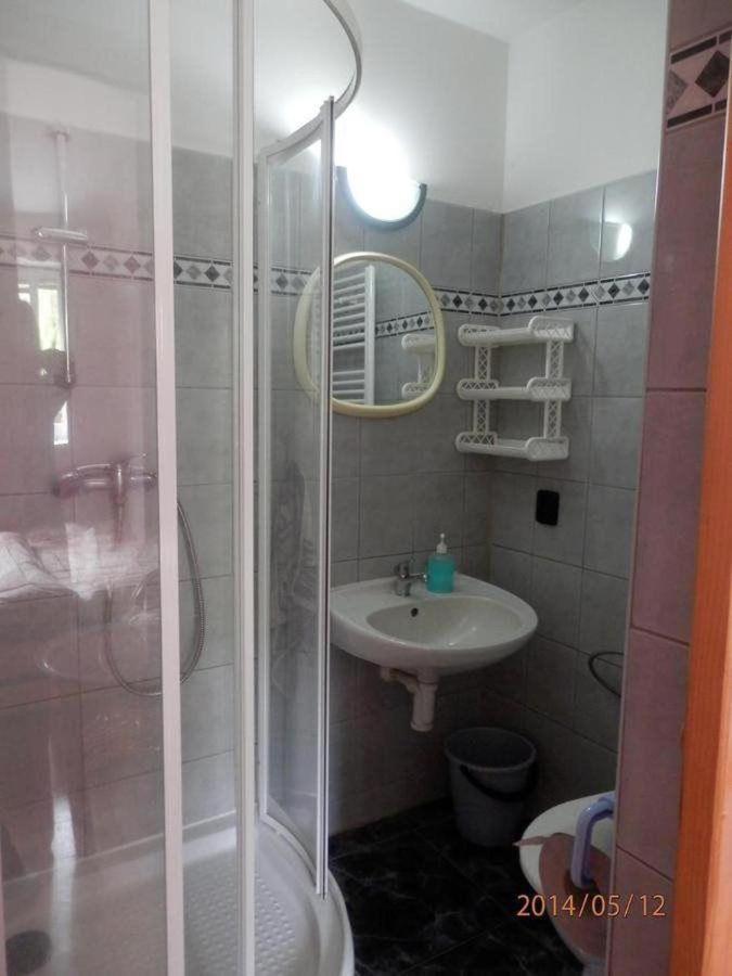Penzion Apartmany Becov Bečov nad Teplou Extérieur photo