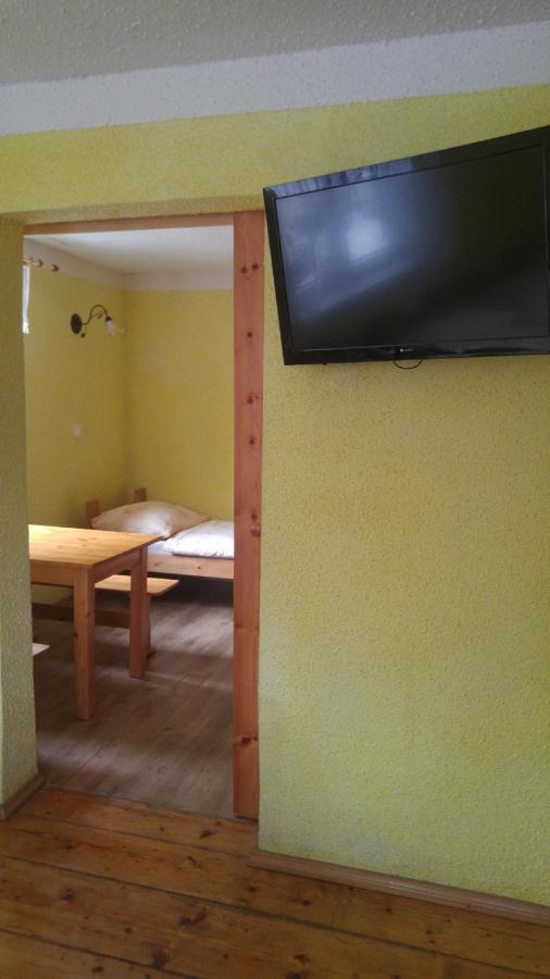Penzion Apartmany Becov Bečov nad Teplou Extérieur photo