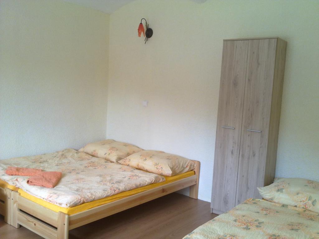 Penzion Apartmany Becov Bečov nad Teplou Extérieur photo